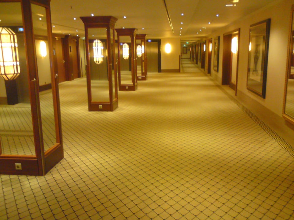 Blick aus dem Fahrstuhl  JW Marriott Hotel Berlin