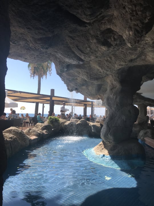 Gastro Sunrise Queen Luxury Hotel