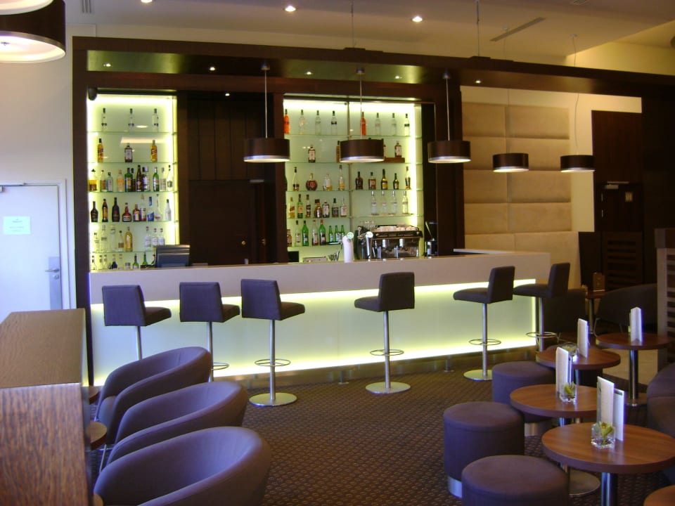 Bar in der Lobby Golden Tulip Warsaw Centre Hotel