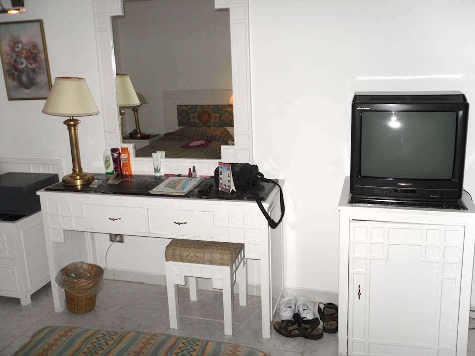 Schreibtisch Minibar The Grand Hotel Hurghada