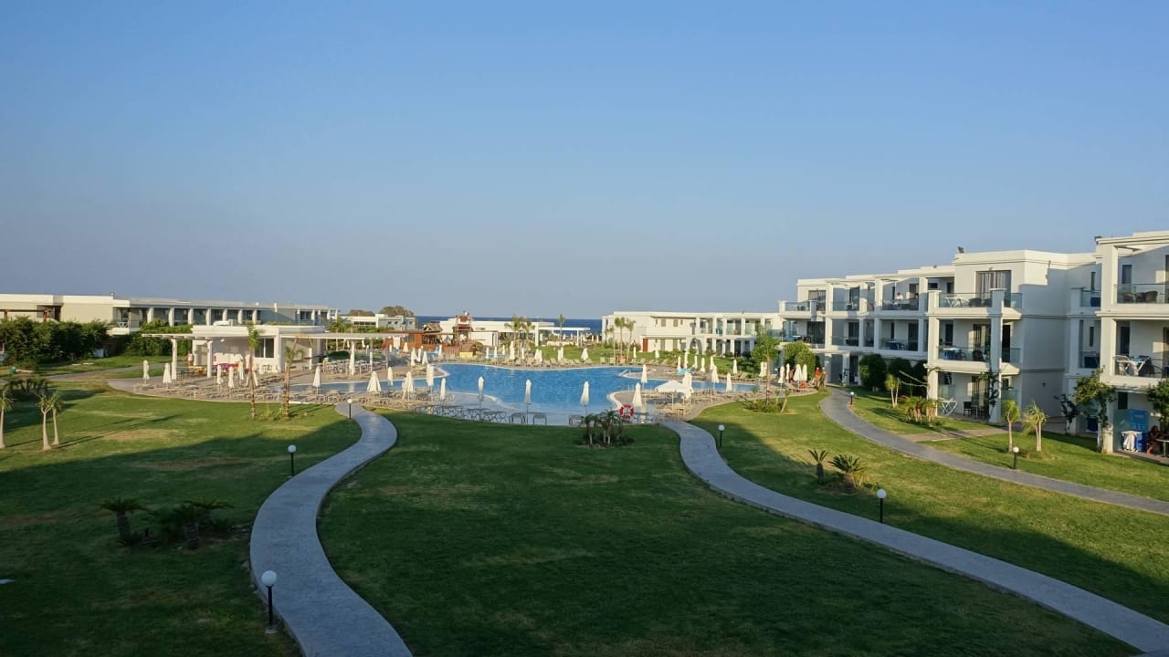 Aussenbereich Asterias Beach Resort