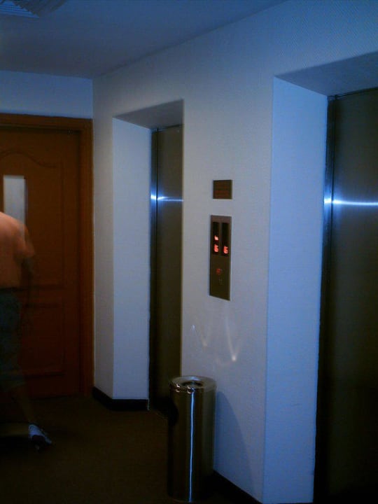 Die Aufzüge Ramada Hotel & Suites by Wyndham Ajman