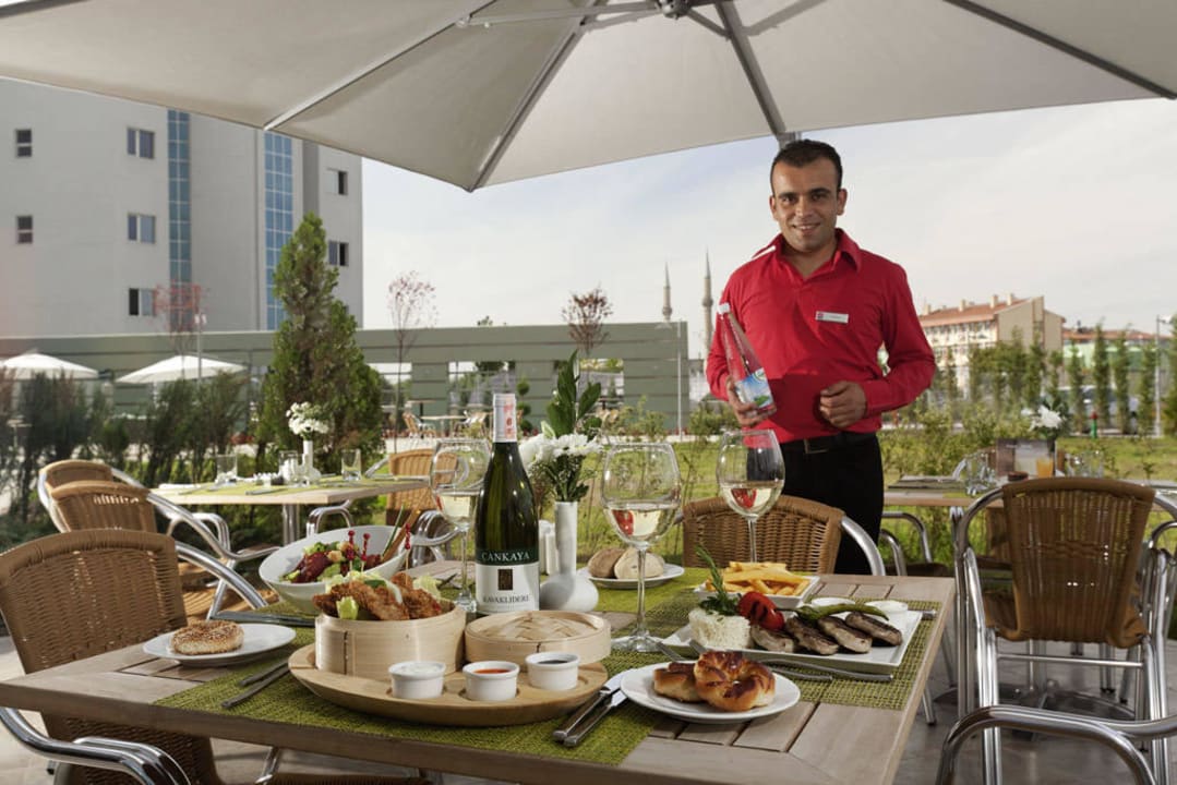 Garden Restaurant Hotel Ibis Kayseri