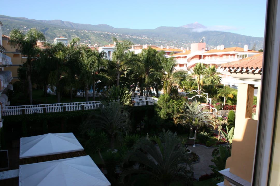 Hotelhof mit Teide Hotel Riu Garoe
