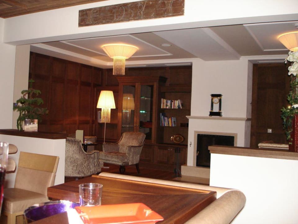 Bar mit einer der Stuben Hotel Klausnerhof