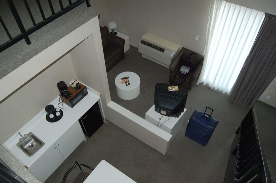 Küchen und Wohnbereich von oben Hotel Ramada Plaza West Hollywood