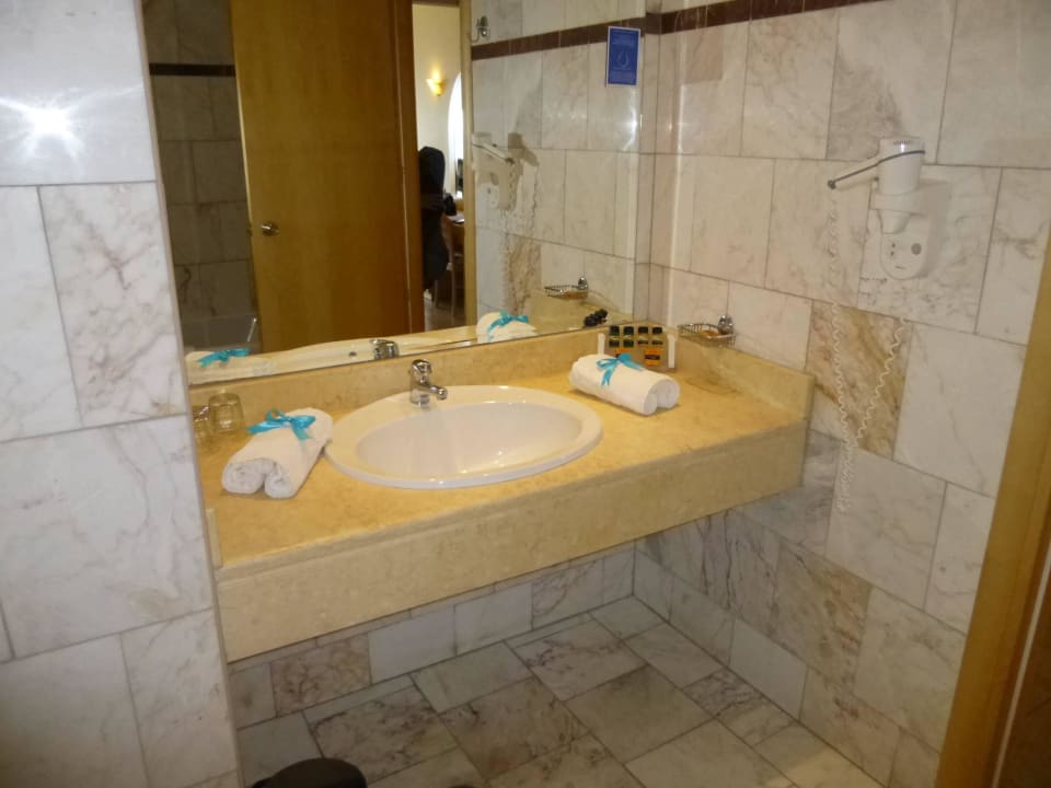 Bad Hotel Kalithea Horizon Royal