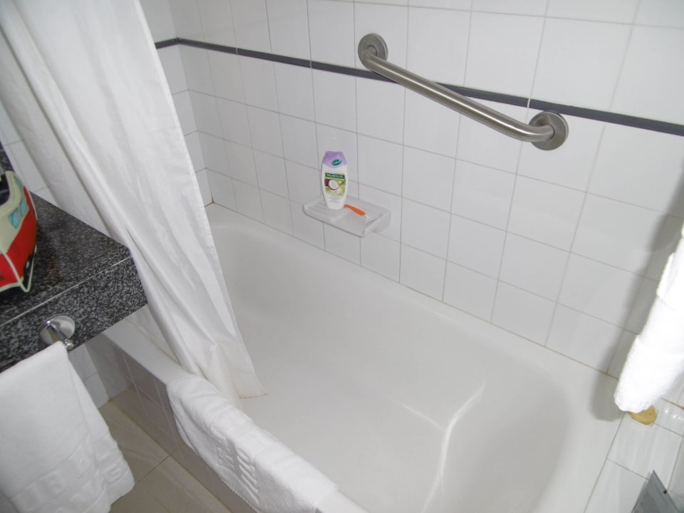 "Badewanne mit Duschvorhang" Club Hotel Aguamarina (Arenal d'en Castell