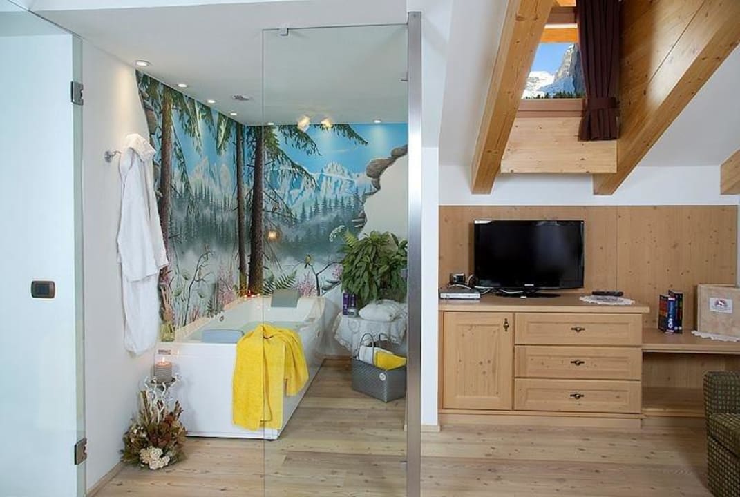 Hotel Lupo Bianco Wellness & Walking Canazei Wellness Hotel Lupo Bianco