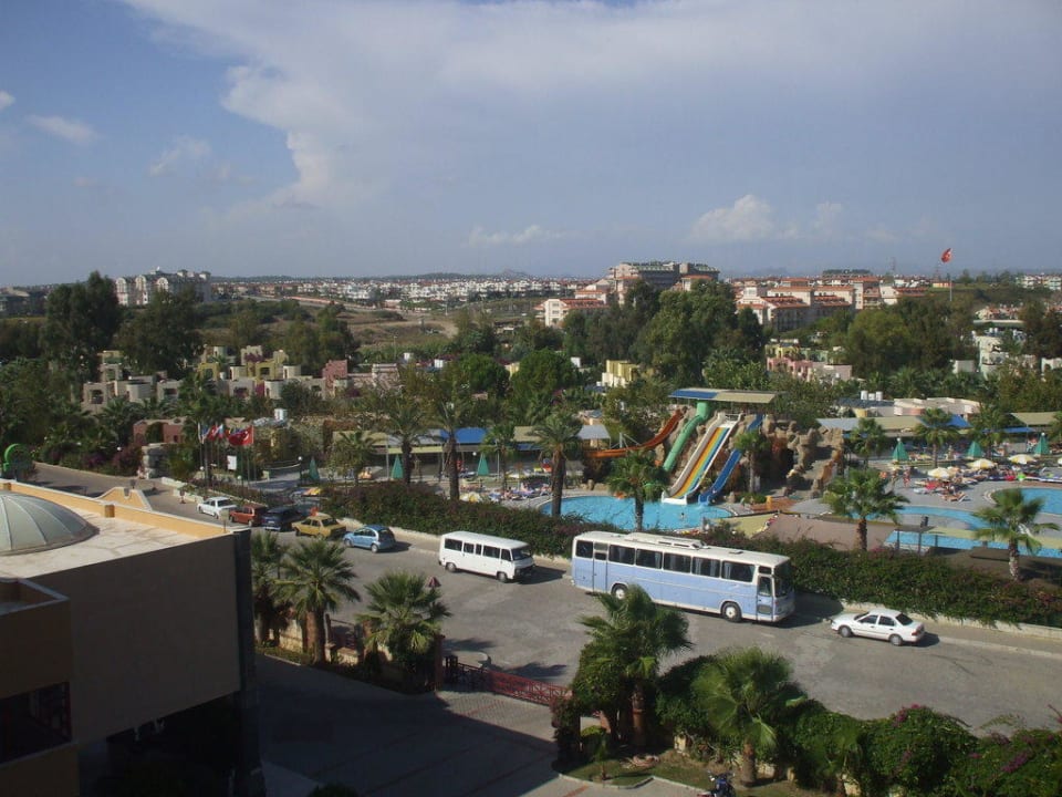 Zimmerausblick zur Landseite Bella Resort & Spa