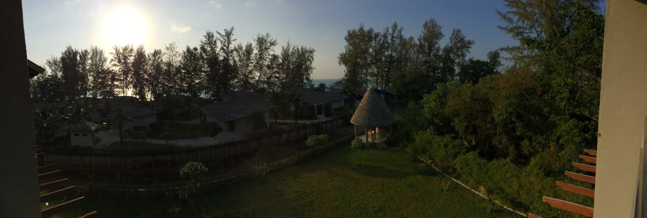 Blick vom Zimmer Richtung Meer TUI BLUE Mai Khao Lak