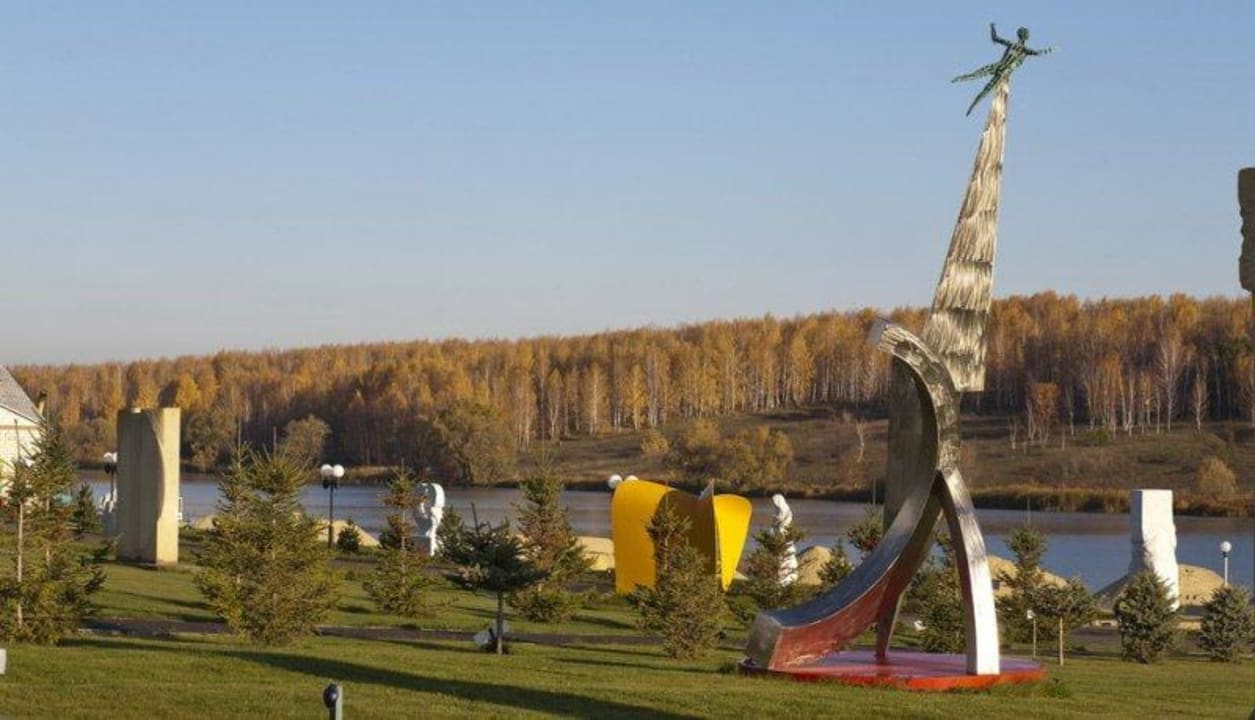 Скульптурный парк "Легенда" Hotel Chistye Prudy