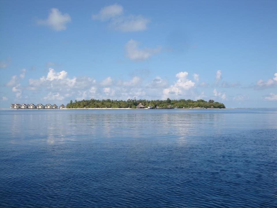 Blick zur Insel Ellaidhoo Maldives by Cinnamon