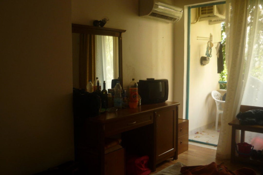 Zimmer mit Klimaanlage und Fernseher Club Hotel Mirabell