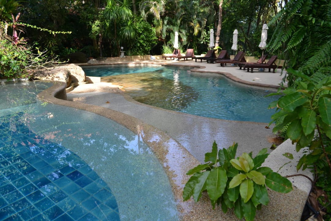 Oberer Pool The Fair House Beach Resort