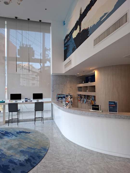 Lobby Holiday Inn Express Pattaya Central