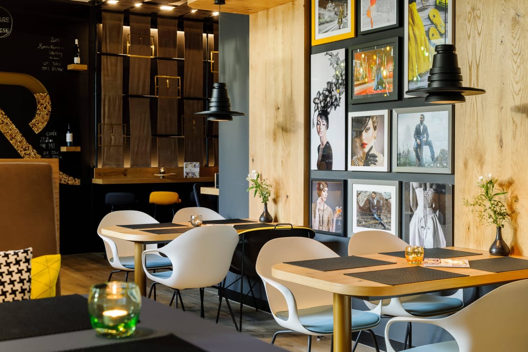 Sitzbereich in der Bar Mercure Berlin Wittenbergplatz