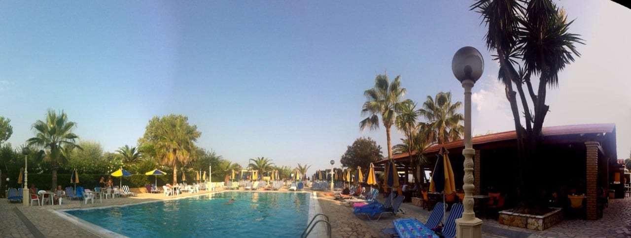 Pool und Bar Hotel Angela Beach
