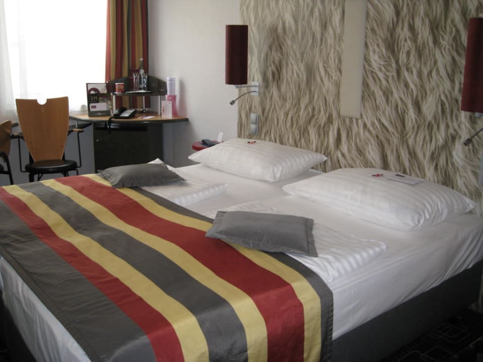 Das Doppelbett  Hotel Mercure Wien Zentrum