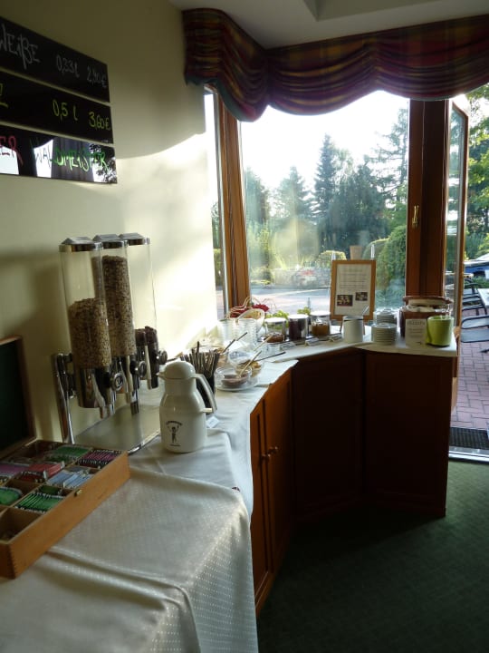 Getränketheke vom Frühbüffet GreenLine Landhotel Dresden