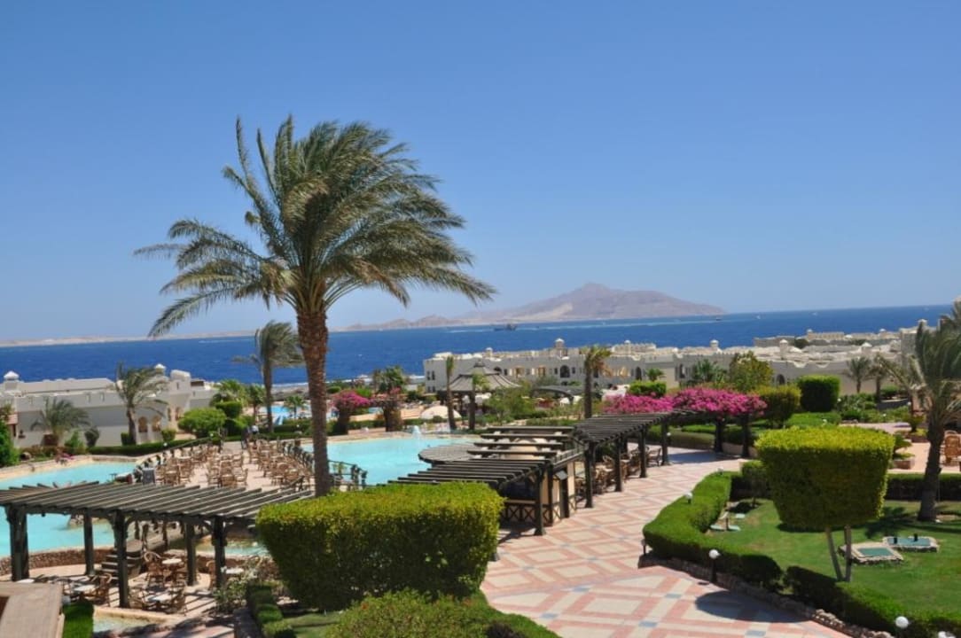 Hotel, widok z recepcji Charmillion Club Resort