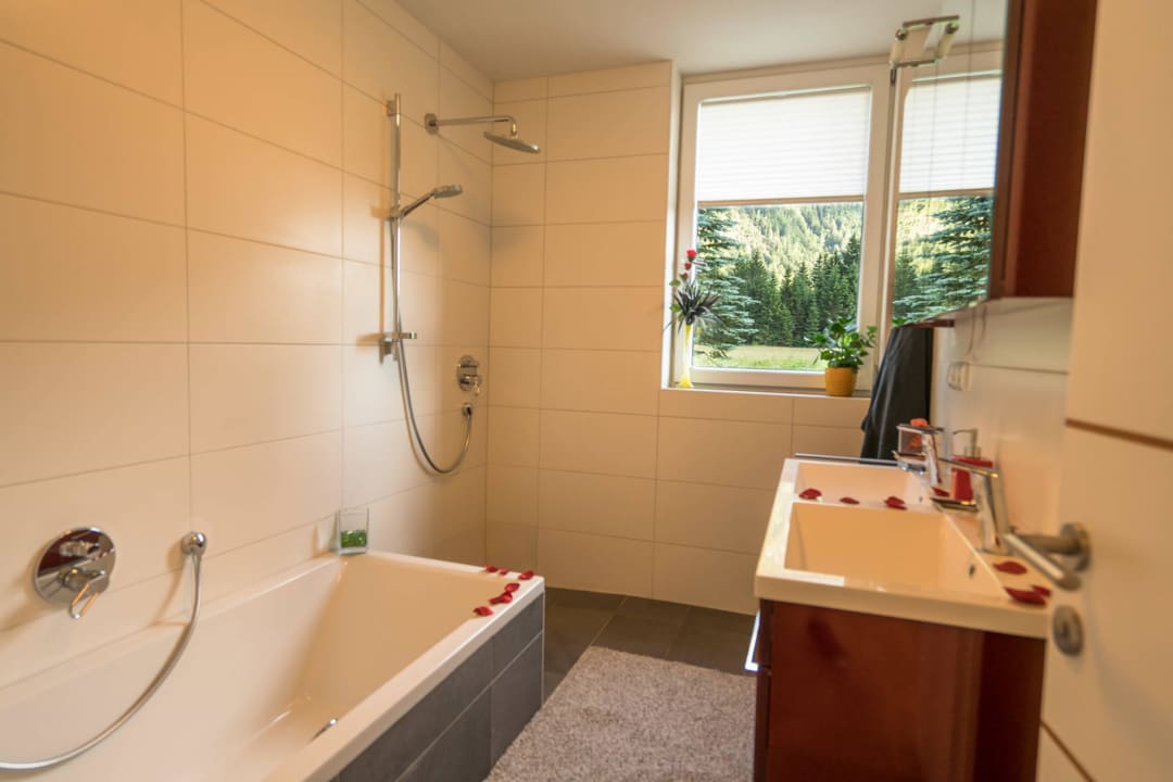 Bad- Apartment Edelweiss Apartments am Burggraben
