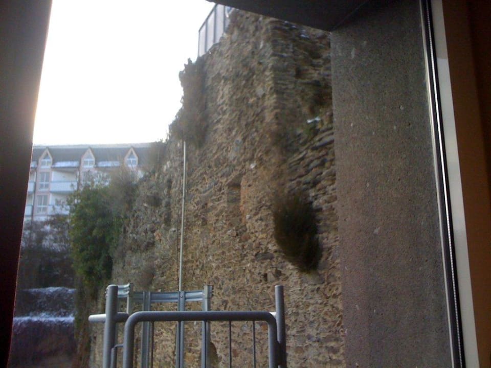 Fensterblick mit "Original-Alte-Burg" Hotel Schloss Rheinfels