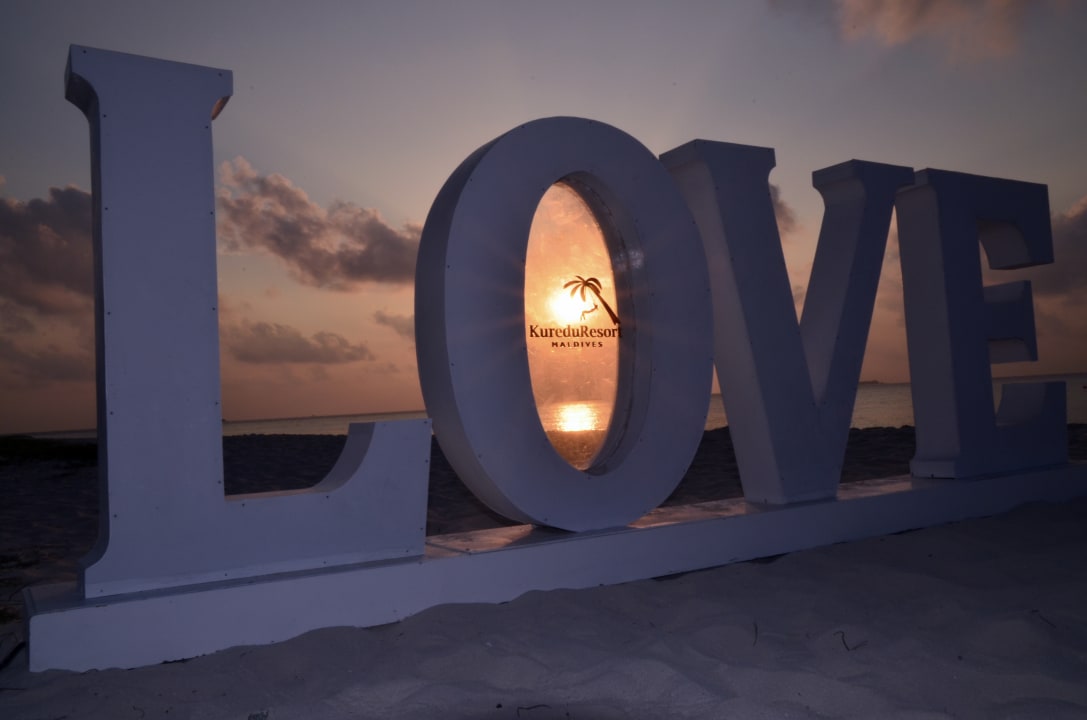 Strand Kuredu Island Resort & Spa