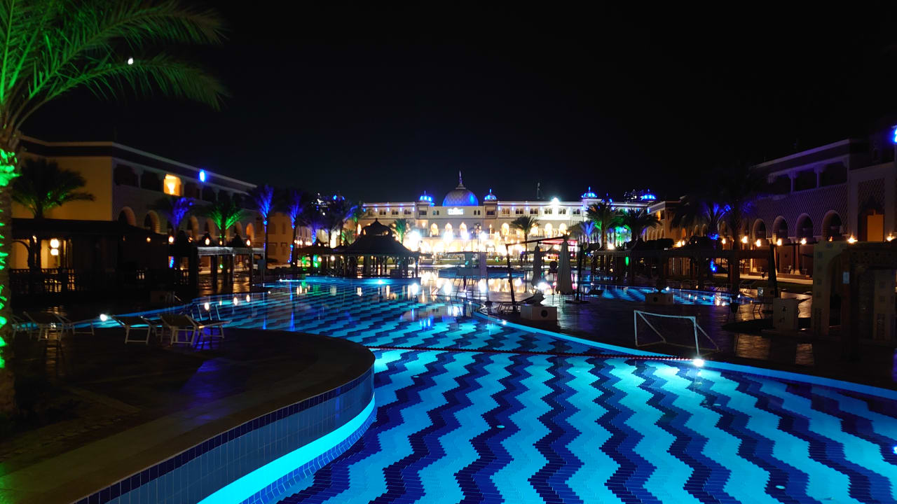 Pool SUNRISE Garden Beach Resort