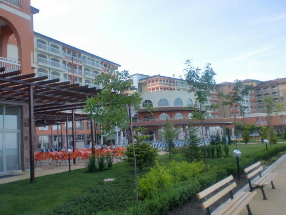 Der Weg zum Hotel vom Strand aus Sol Luna Bay