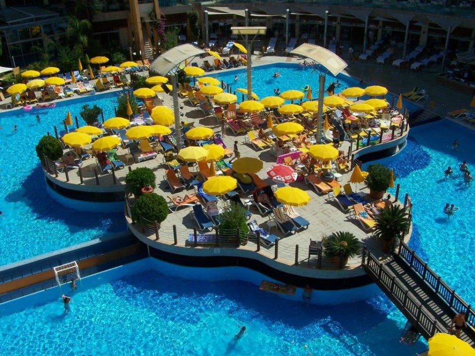Poolinsel Alaiye Resort & Spa