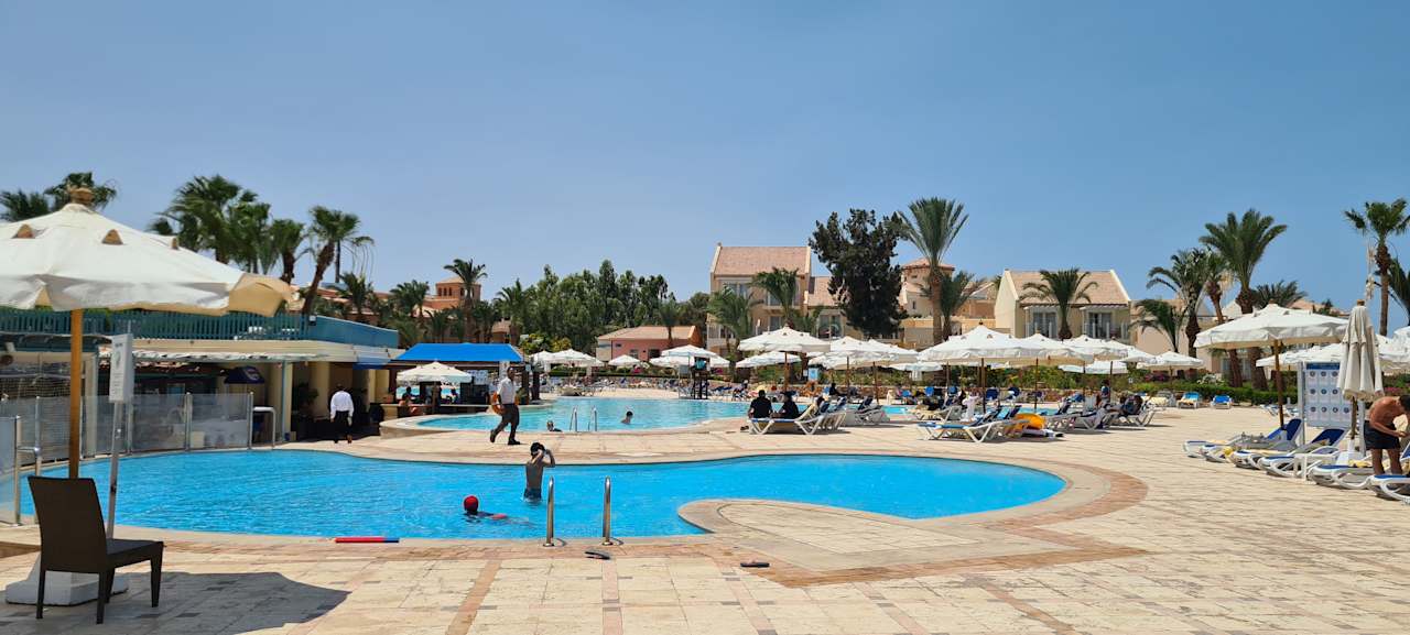 Pool Mövenpick Resort & Spa El Gouna