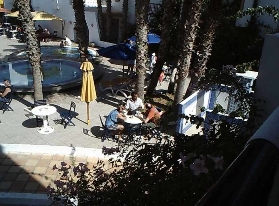 Am Pool Ohne worte Hotel Nesrine