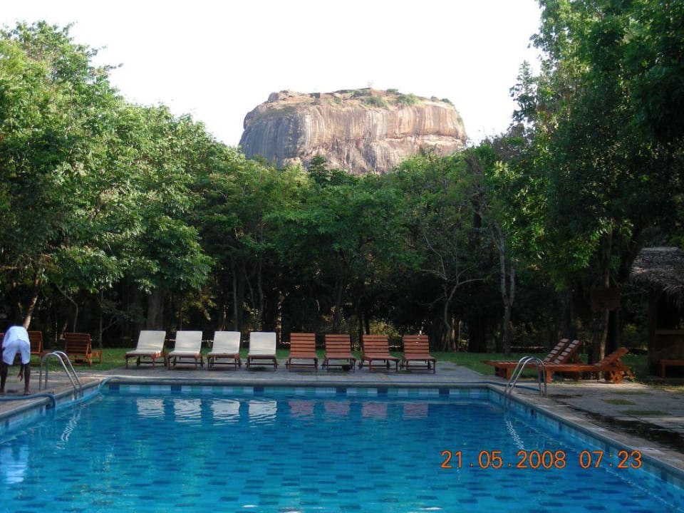 Blick zum Felsen Hotel Sigiriya