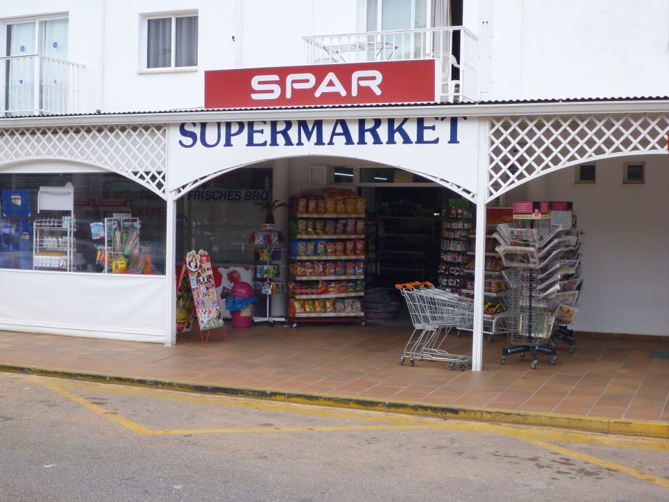 Sparmarkt gegenüber Hotel blau punta reina