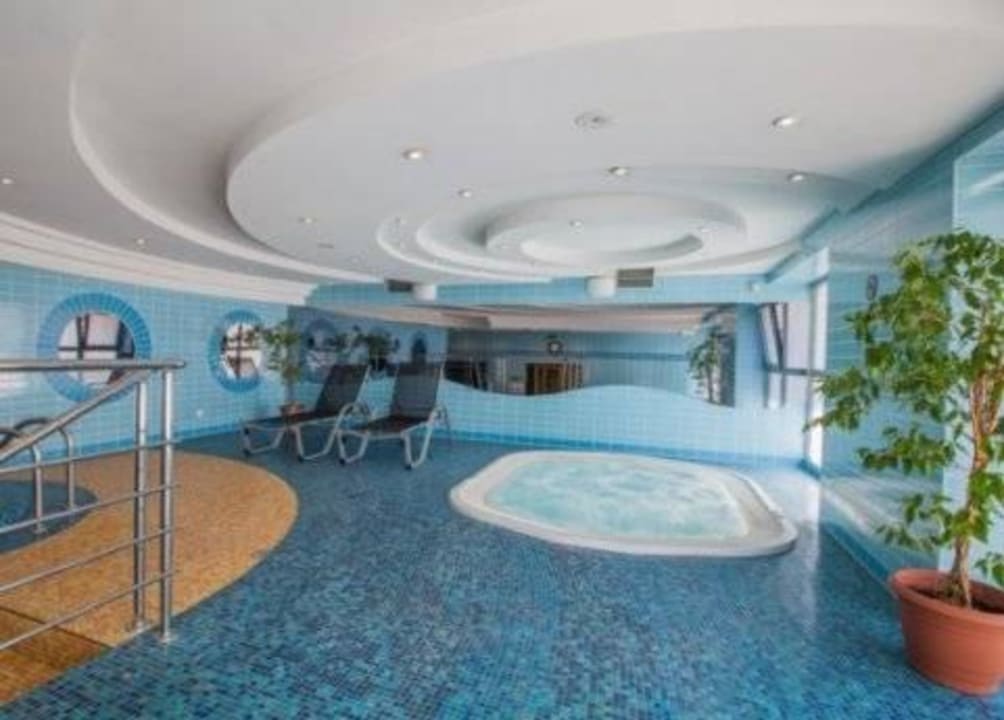Jacuzzi Qubus Hotel Legnica