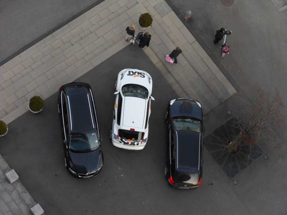 Sixt - Mietauto vor dem Hotel Four Points by Sheraton Panoramahaus Dornbirn