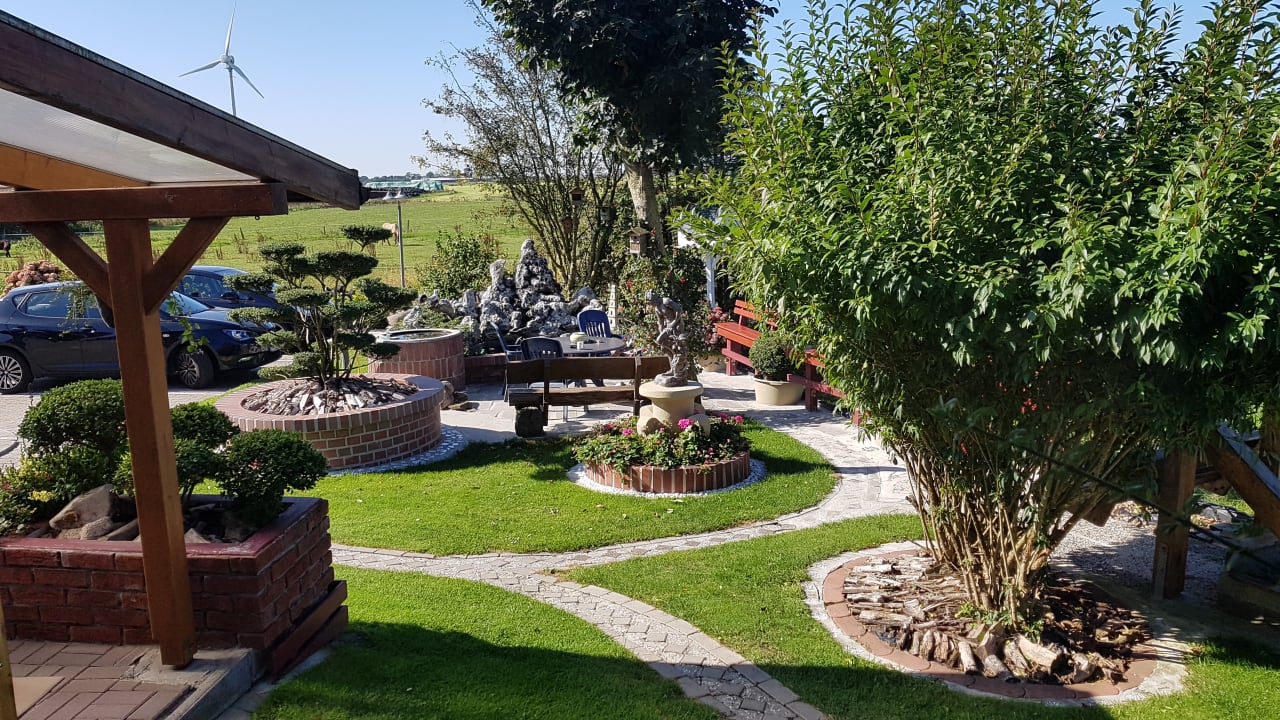 Gartenanlage Hotel Pension Holum Garni