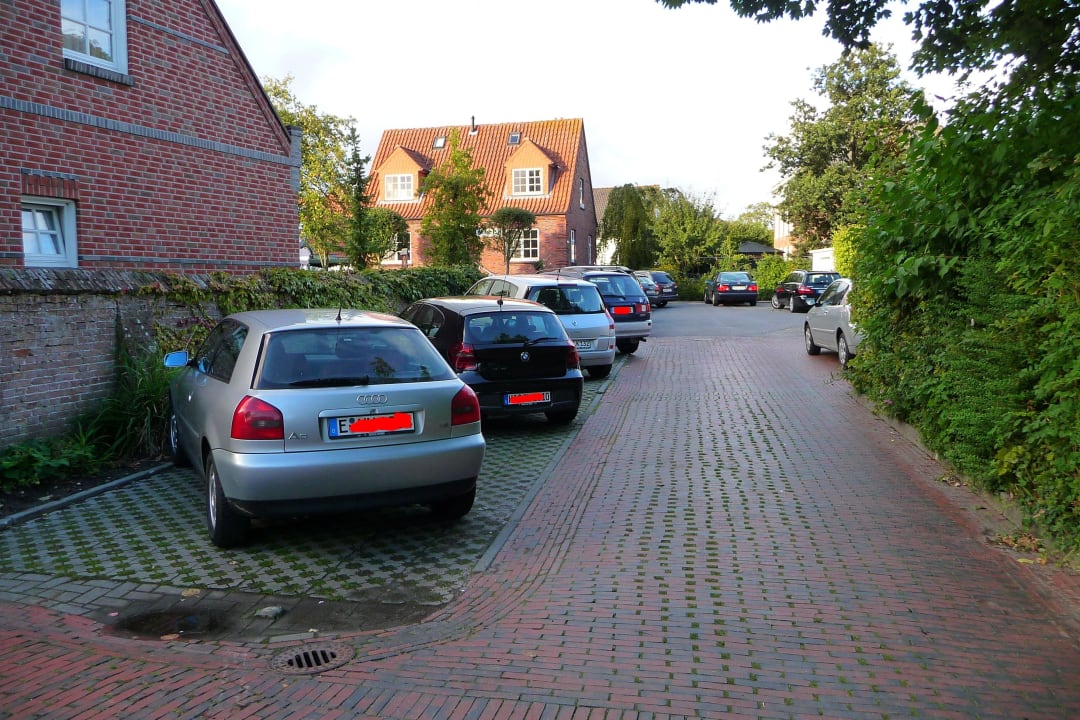 Zeitweise enger überfüllter Hotelparkplatz Hotel Witthus