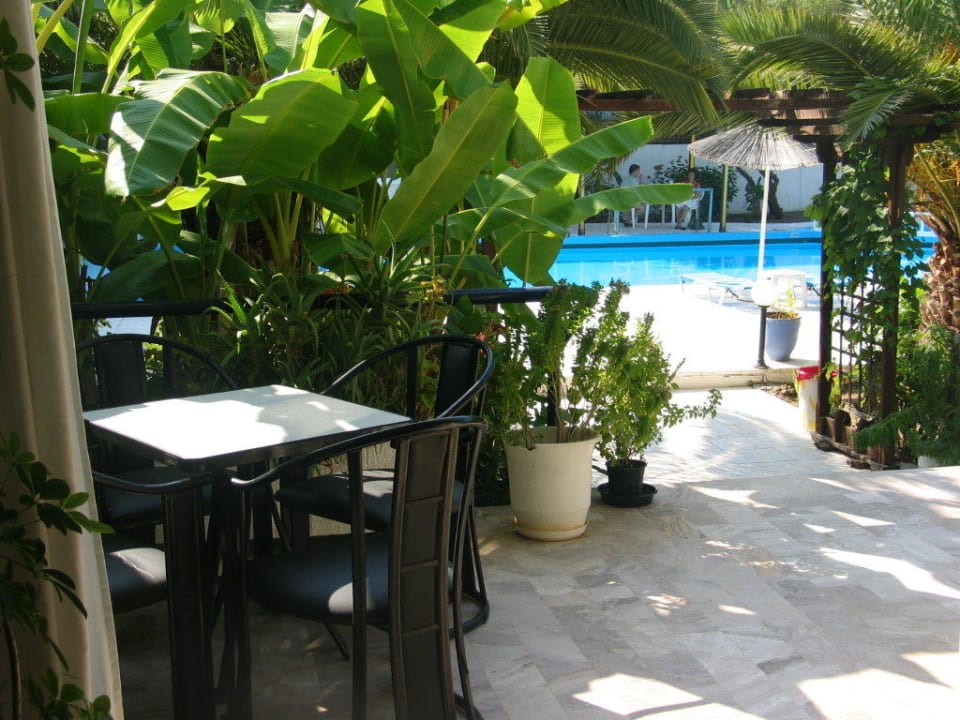 Ausgang zum Pool Costa Angela Seaside Resort