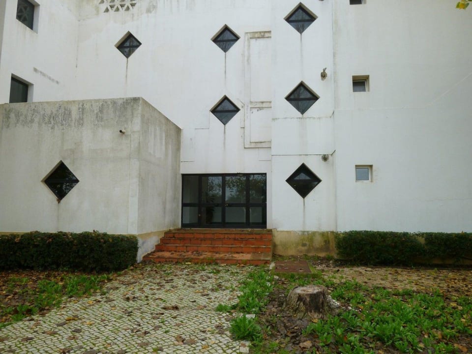 Nebeneingang Golden Club Cabanas