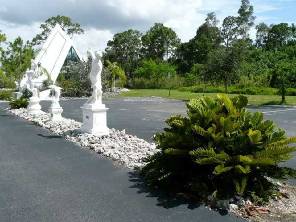 Außenanlage/ Parkplätze Pyramids in Florida