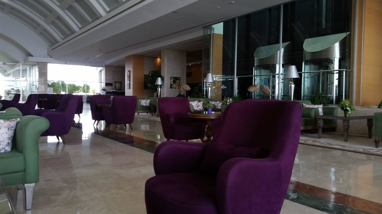 Alles glänzt Hotel Miracle Resort