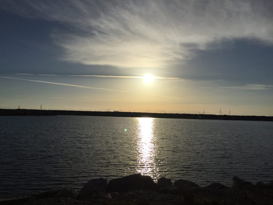 Strand Hotel Little Inn