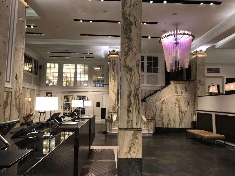Lobby Reichshof Hamburg