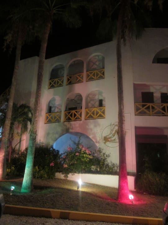 Ansicht bei Nacht Anacaona Boutique Hotel