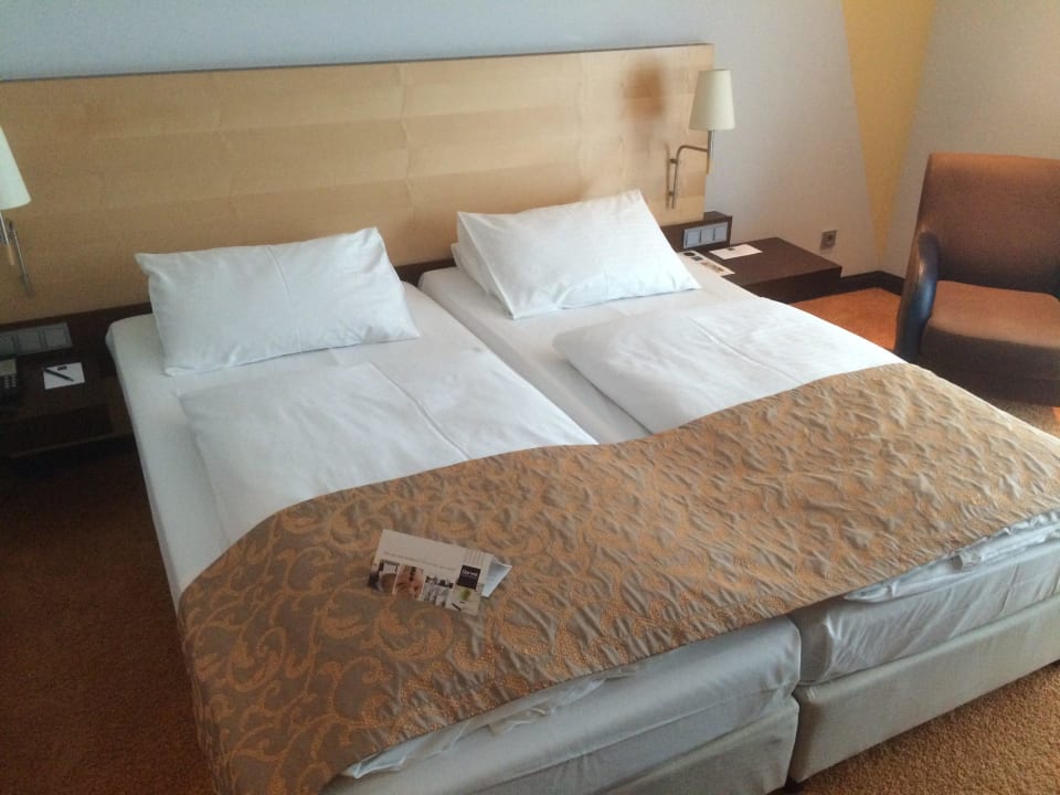 Doppelbett Hotel Dorint an der Messe Köln