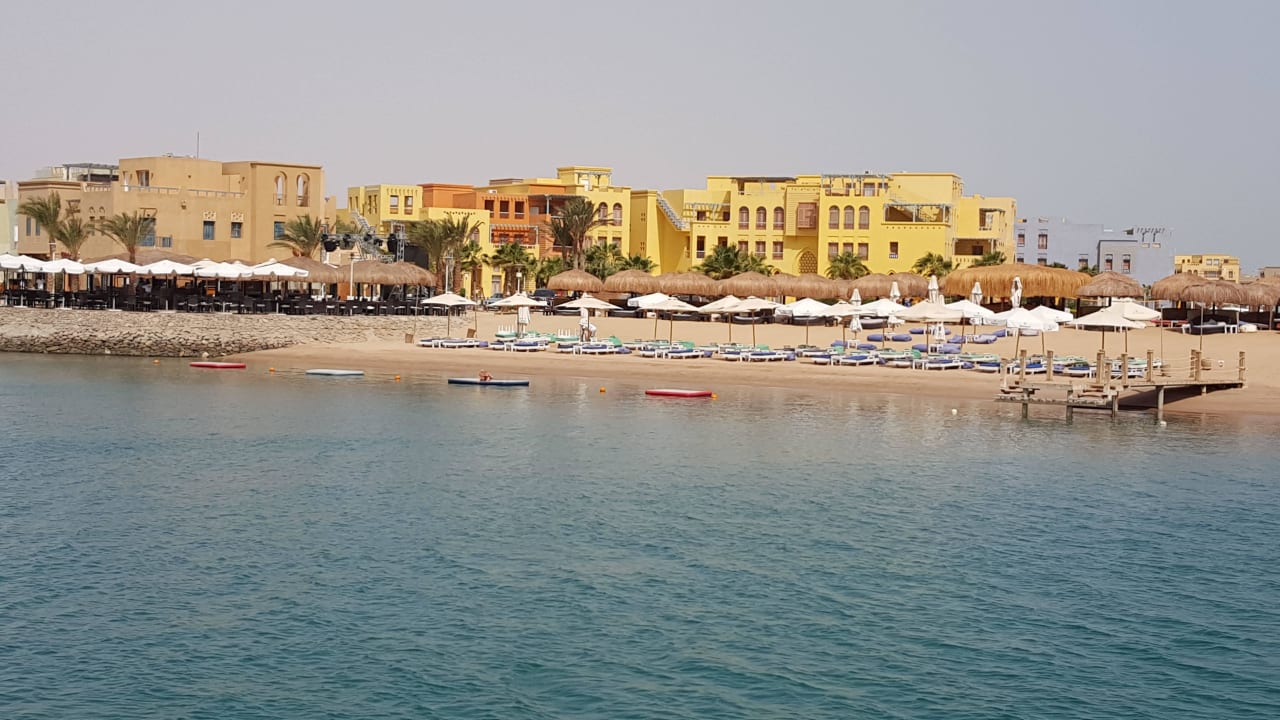 Hotelstrand vom Hotel gegenüber Hotel Three Corners Ocean View prestige - Adults only