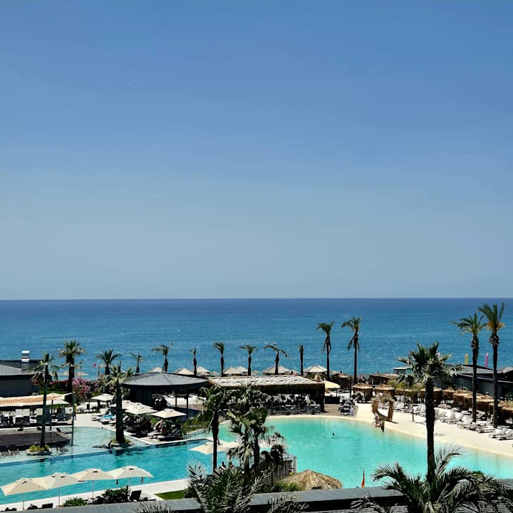 Strand Lago Hotel
