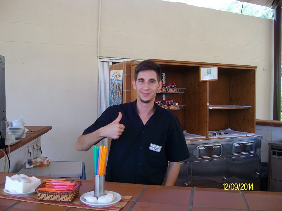 Der Einzelkämpfer an der Poolbar(Ruben) Garbí Cala Millor
